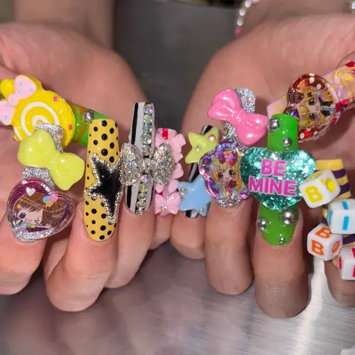 ❤️有料パーツも付け放題アートネイル💅