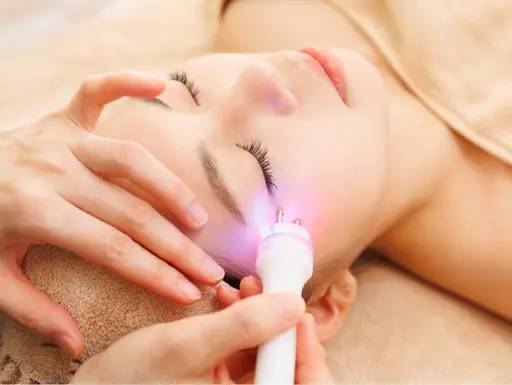 [時間がないお客様に！コレ&小顔スッキリ]小顔フェイシャル40分4980円