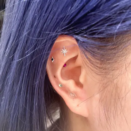 【💎チラ見せで可愛い💎】耳つぼジュエリー６粒（片耳３粒）