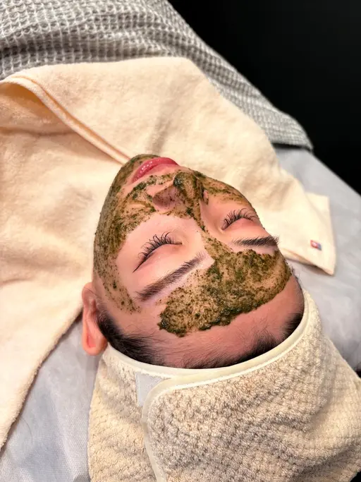 透明感ツヤ肌ハーブピーリング