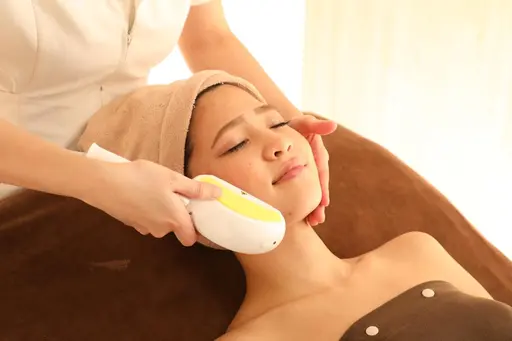 4/26来店限定💆🏻‍♀️全顔IPL脱毛🧊ピーリングor美容液導入付き＆完全シェービングで美肌脱毛/毛穴レス🫧