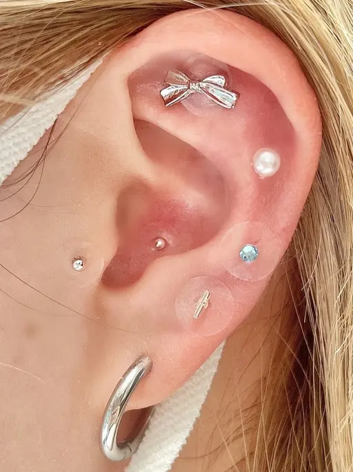 話題の耳ツボジュエリー✨12 粒コース💎