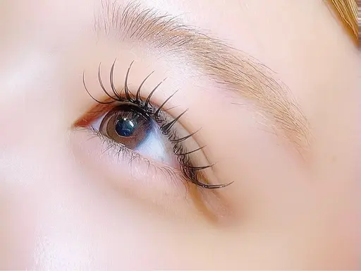 4/21（火）15:00​〜​、4/22（水）10:00​〜​、15:00​〜​🩶マツエク100本🩶※記載以外の時間×