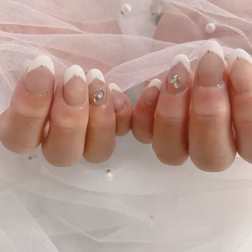 上品シンプル10本デザイン｜¥4,000（他店オフ込）　　　オフィスネイルやワンホンネイル