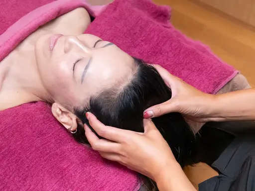 一日2名様限定の特別価格✨ドライヘッドマッサージ(首、肩込み)