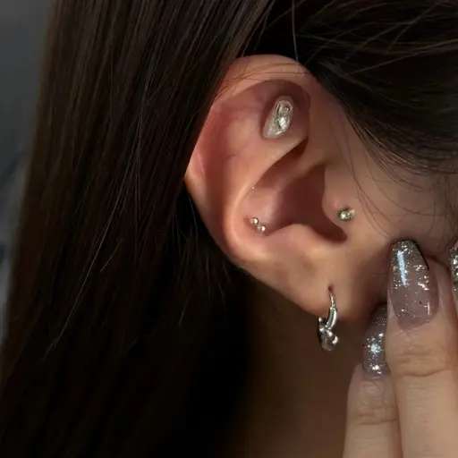 🕺🏻モニター様募集<残り3名>🕊️耳ツボジュエリー💎(お試し8粒/片耳4粒)