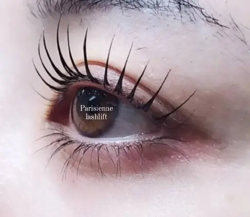 【パリジェンヌラッシュリフト】根本から80℃立ち上げ毛先ストレート/ケラチンTR付き★束感コーティング仕上げ