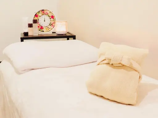 【🔥リピート率NO.1🔥】繰り返すニキビに土台から改善!ハーブピーリング以上の効果!ピーリング+Wパック+マッサージ