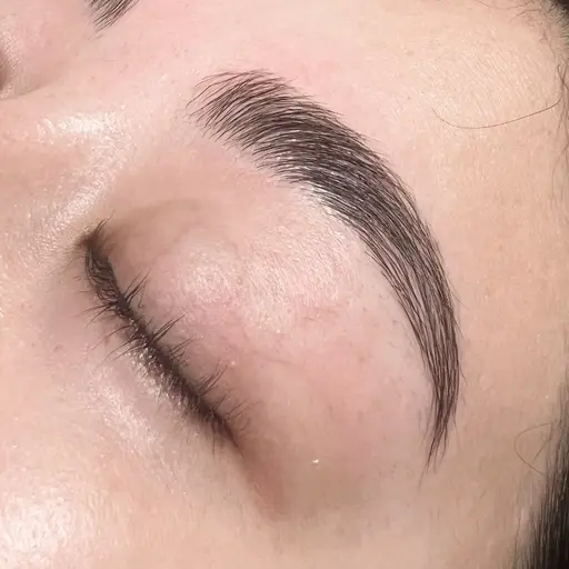 ハリウッドブロウリフト