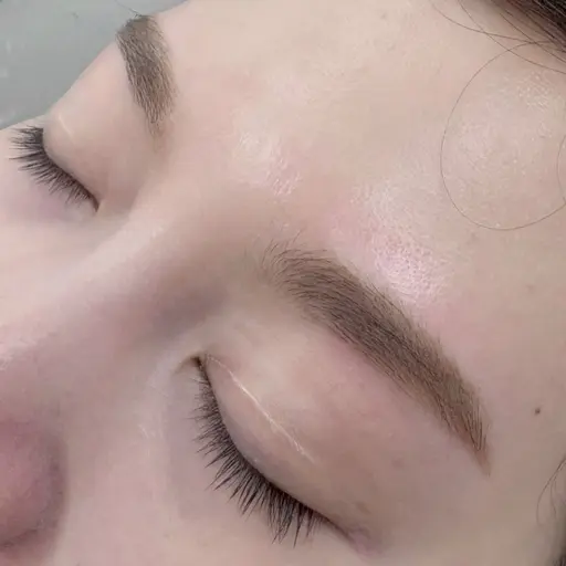 眉ワックス脱毛でスッキリ✨