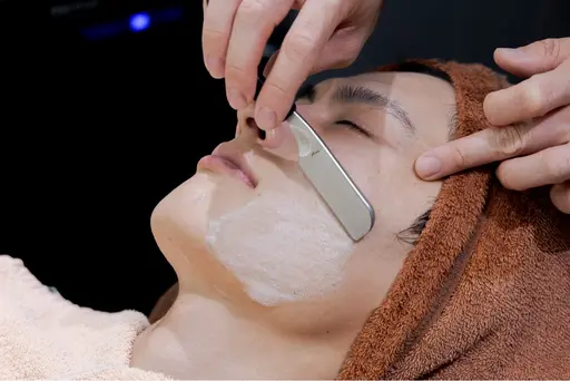【無料🆓】火水木限定✨メンズシェービング🪒＋眉カット✂️