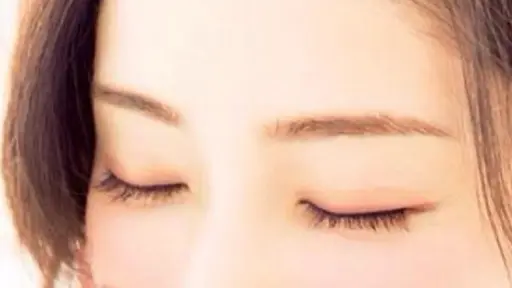 髪色に合わせて✨眉のカラー　エクステとセットで￥1100眉のみのコースだとこちらのお値段ですので、ご注意ください♪