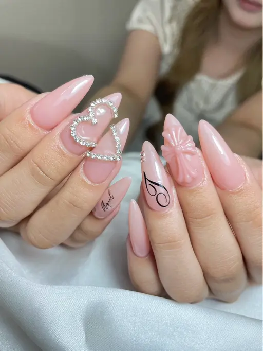 💎人気No.1💎 チップ長さ出し10本¥3280 ✨ワンカラー・ラメ・バレエシュー💕 小さいストーン4粒プレゼント