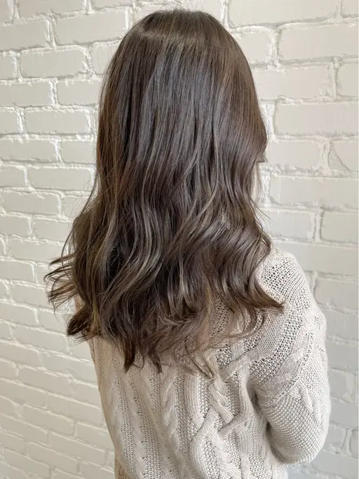 透明感ワンカラー◎赤みを抑えた柔らかい色味に