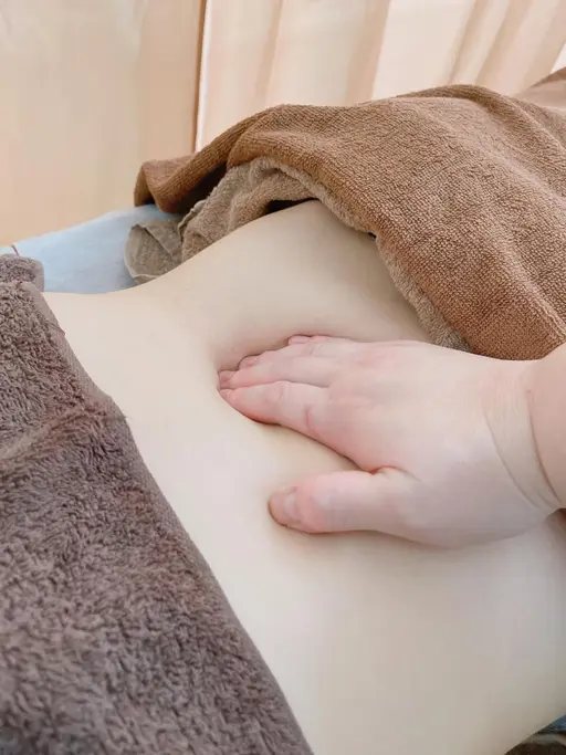 【便秘改善・ぽっこりお腹】これらを改善するための腸もみセラピー🩵