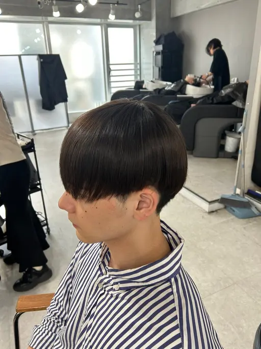 「🌼人気Ｎｏ．1‼️なりたい髪質に🌼サラツヤメンズ縮毛矯正👑➕美容液トリートメント🌟」minimoセール