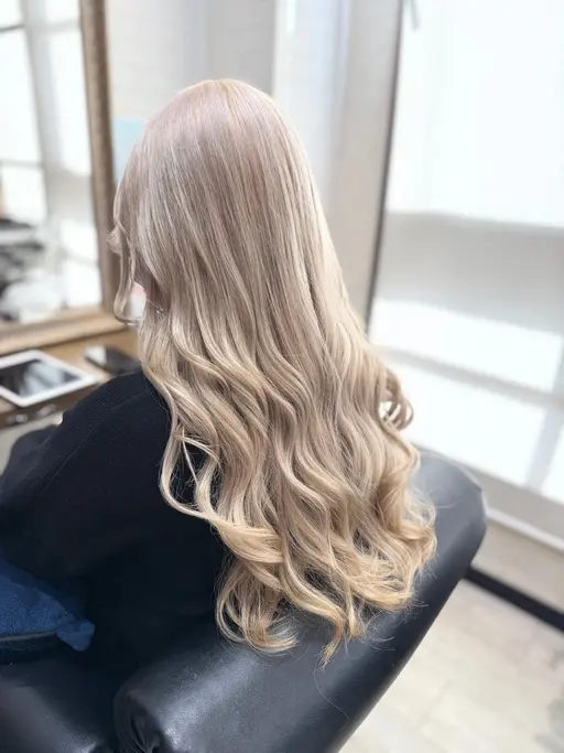 【春の透明感カラー🌸】✨傷ませない✨似合わせカット＋極艶ケア特化ブリーチ(ロング代¥0🎁)