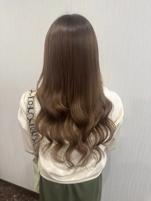 業界最新✨ブリーチなしで「異次元の透明感」を。ブリーチはしたくないけど、透明感のある色にしたいそんな方！