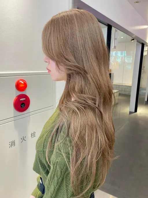 🦋初回限定🦋全頭ブリーチ➕ワンカラー➕カット➕選べるトリートメント🔰ケアブリーチ変更可