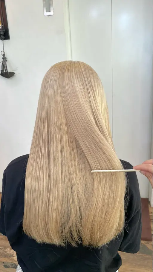 【「予約リクエスト」でのみ受付中】 ケアブリーチありWカラー🎀　　⚠️根元2​〜​3ヶ月リタッチの方優先！