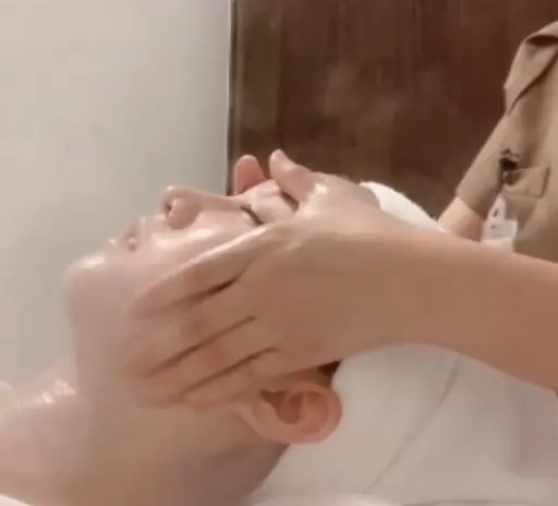 【ターンオーバー促進/毛穴の大掃除】フェイシャルマッサージングトリートメント