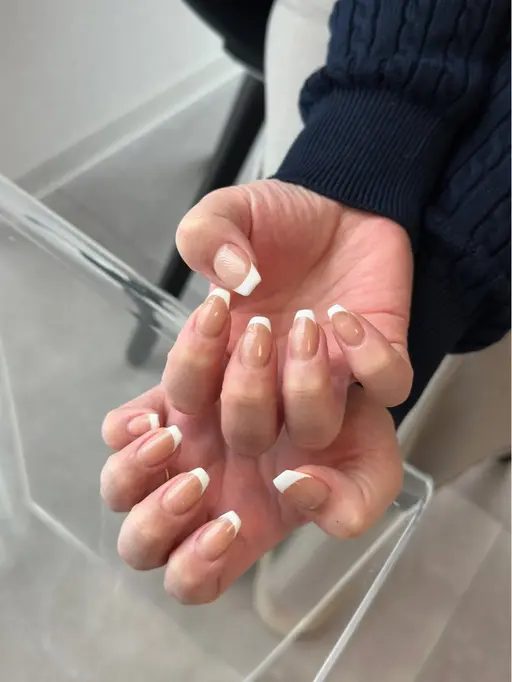 日付限定フレンチネイル モデル施術 ¥4500