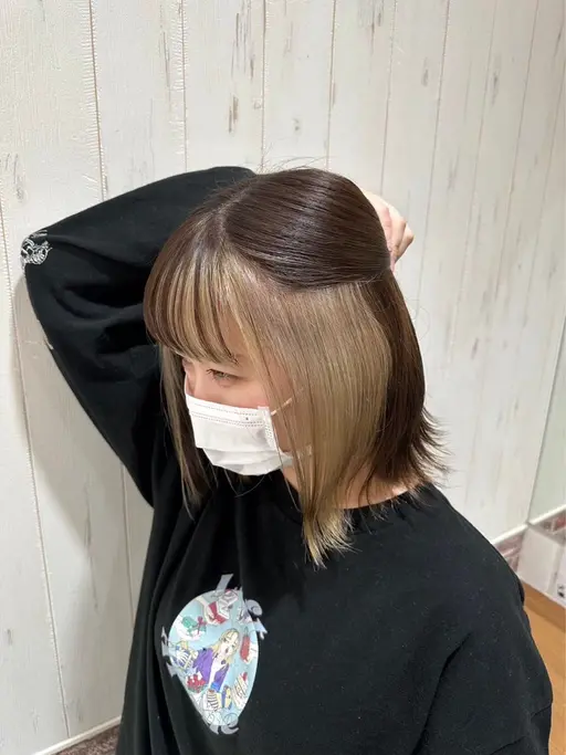 （女性限定）ブリーチインナーカラ一のみ（サイドのみ）バックにもインナーカラーや表面を染める場合は別料金です💡