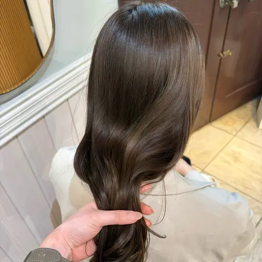 【ご新規様限定クーポン✨】カット＋艶カラー（トリートメント配合カラー）
