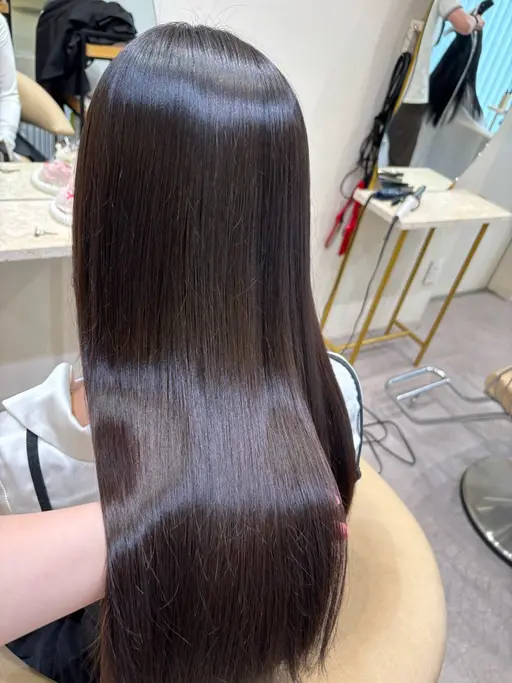 やわらかい質感な縮毛矯正🤍ツヤツヤ真っ直ぐなやわらかいヘアに🎀