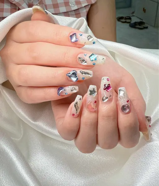 ✨学生限定ネイル割引✨【チップ長さ出し】 パーツつけ放題 ¥12500→¥10000  (オフ選択)