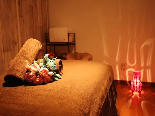 AromaQueen痩身癒し小顔矯正コルギ