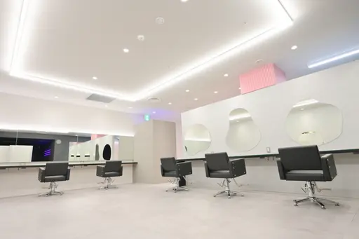 prize【プライズ】ブリーチ/パーソナルカラー&髪質改善トリートメント成増ドンキ店