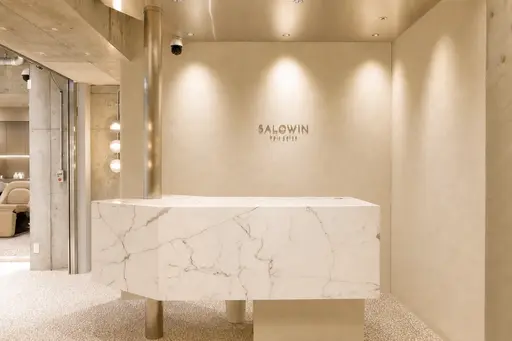 SALOWIN池袋East店4F