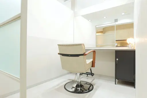 newi jolie 川崎 【ネウィ ジョリ】