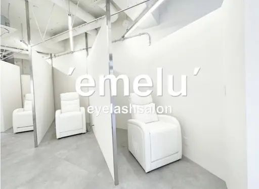 emelu eyelash 阪急塚口店