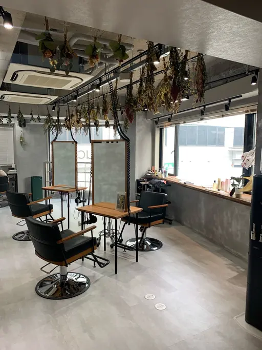 Lyuck hair and nail