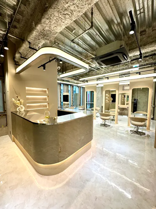 D.I.E.V.A銀座 艶髪/美髪質改善&トリートメント