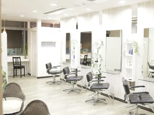 新横浜ヘアーサロンクローバー