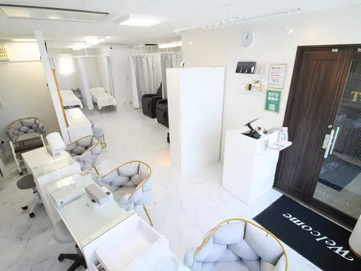 REBEST 京橋 ネイルとまつげ専門店 同時施術　リーベスト