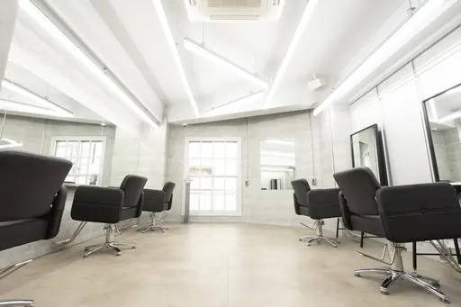 CYNTHIA 新宿 髪質改善