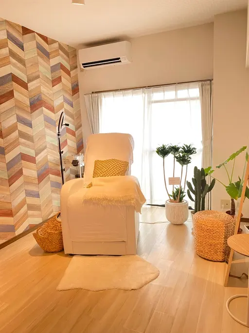 【まつ毛と眉毛の専門店】ViVRE