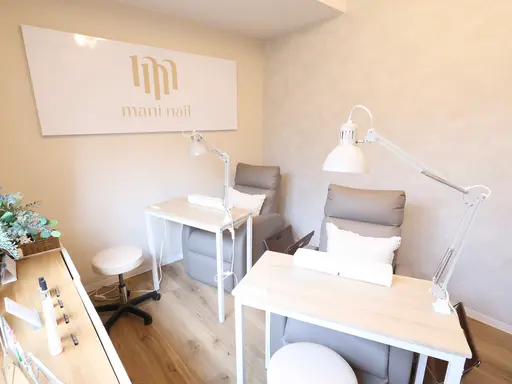 マニネイルなんば店