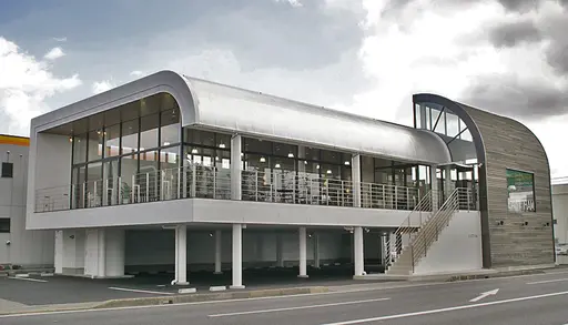 イーストハム アール