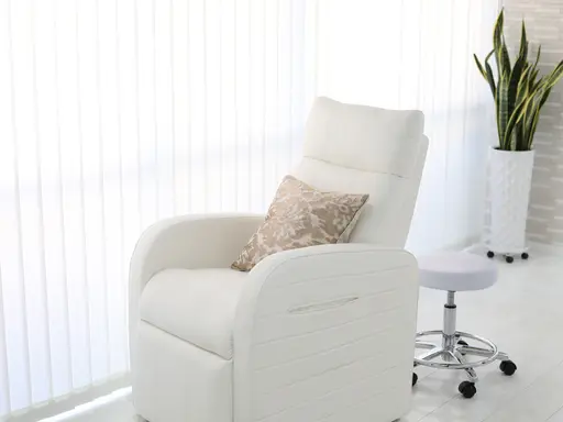 VIOLA 眉毛×ネイル×ラッシュアディクト