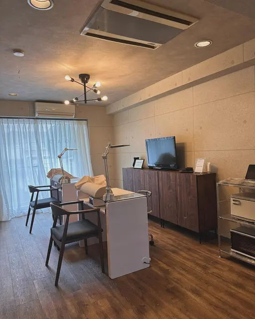 AOAO nail salon & school