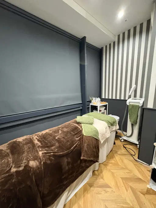 【ハーブピーリング&アロマリンパマッサージ 】医療提携サロンnana