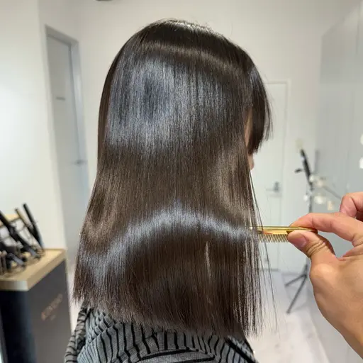 🚨❄️⛄️1月限定⛄️❄️🚨カット✂︎＋爆艶縮毛矯正🐈‍⬛🖤