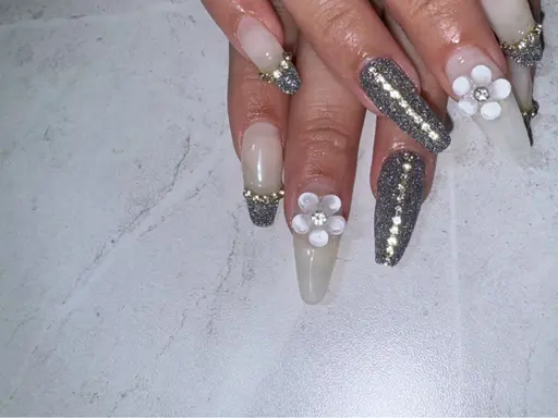 ワンカラー＋パーツ付け放題❣️