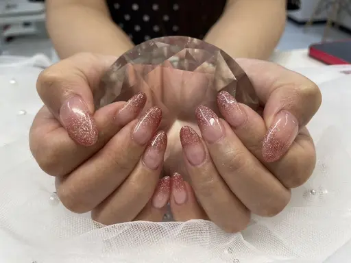 12月20日(今すぐ予約参照)　ラメグラデーションネイル(オフ施術なし)