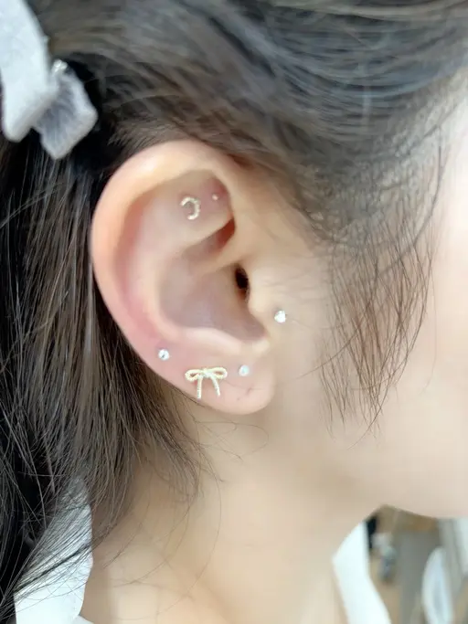 耳つぼジュエリー💎まつ毛メニューとセット8粒まで(追加1粒¥100)